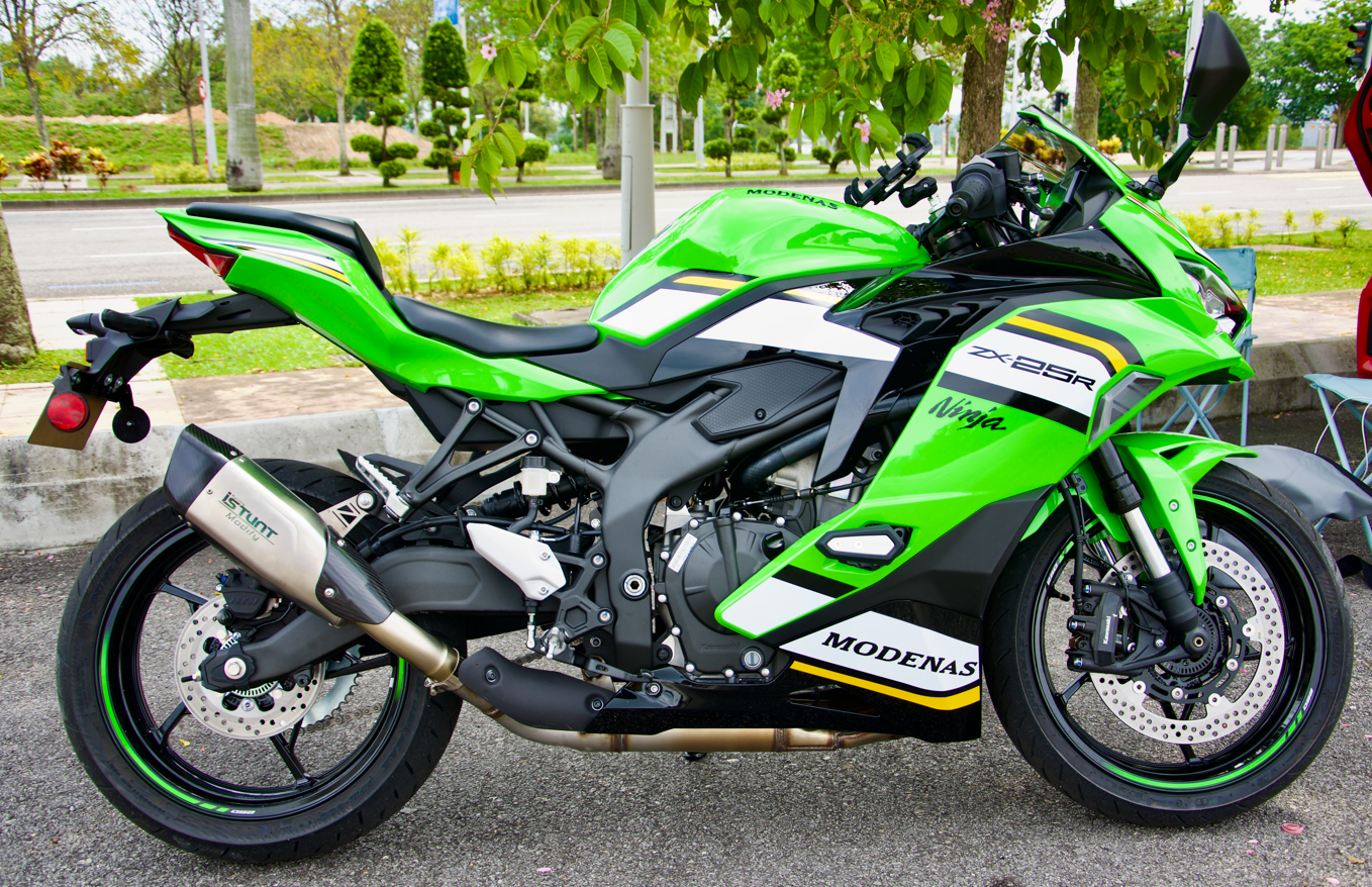 Kawasaki ZX25R Rental Malaysia